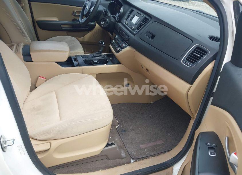 Photo 5 of 2015 Kia Sedona LX (VIN KNDMB5C11F6058007)