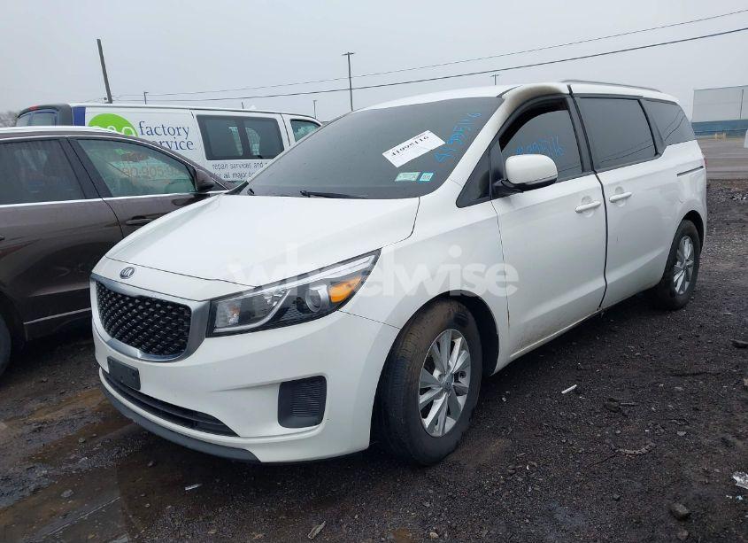 Photo 2 of 2016 Kia Sedona LX (VIN KNDMB5C11G6146931)