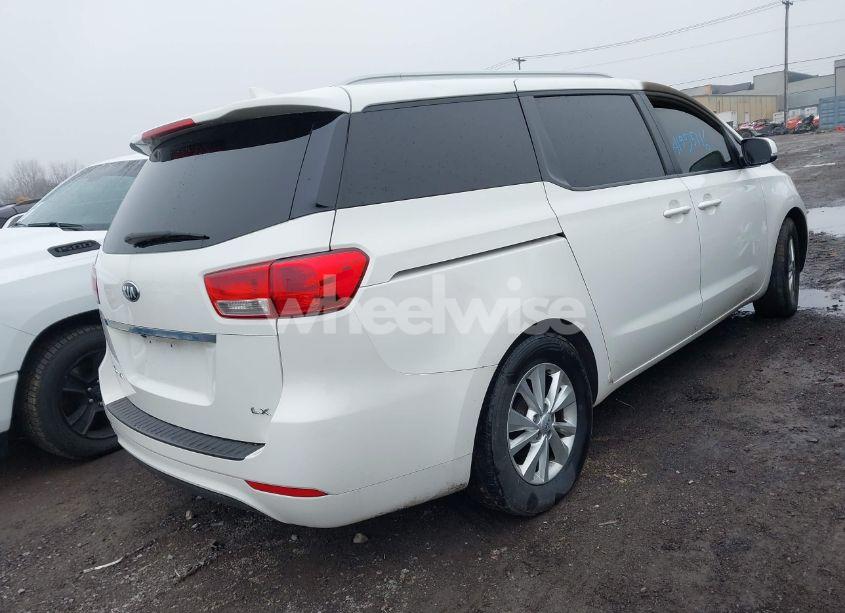 Photo 4 of 2016 Kia Sedona LX (VIN KNDMB5C11G6146931)