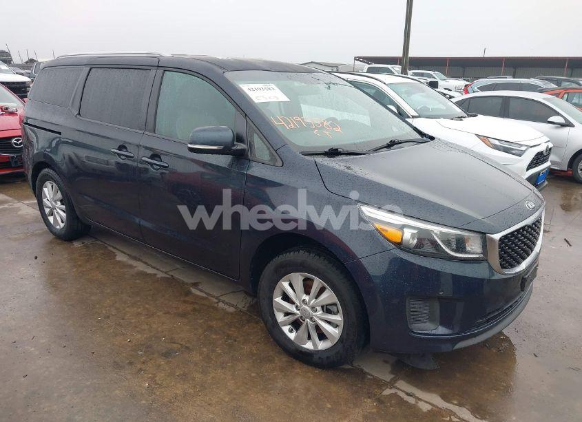 2017 Kia Sedona LX (VIN KNDMB5C11H6233620) main photo