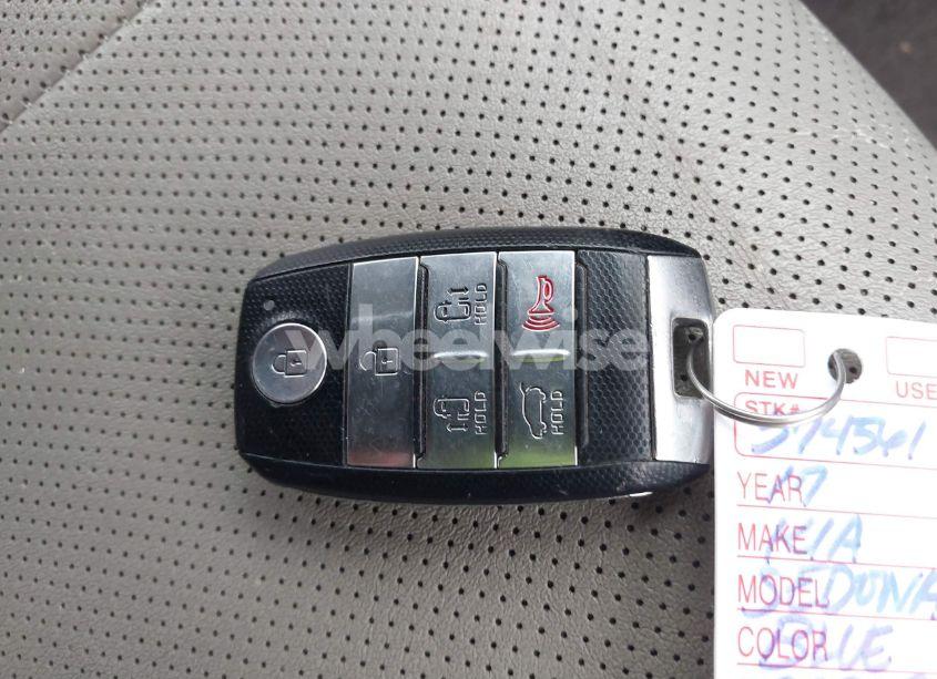 Photo 11 of 2017 Kia Sedona LX (VIN KNDMB5C11H6233620)