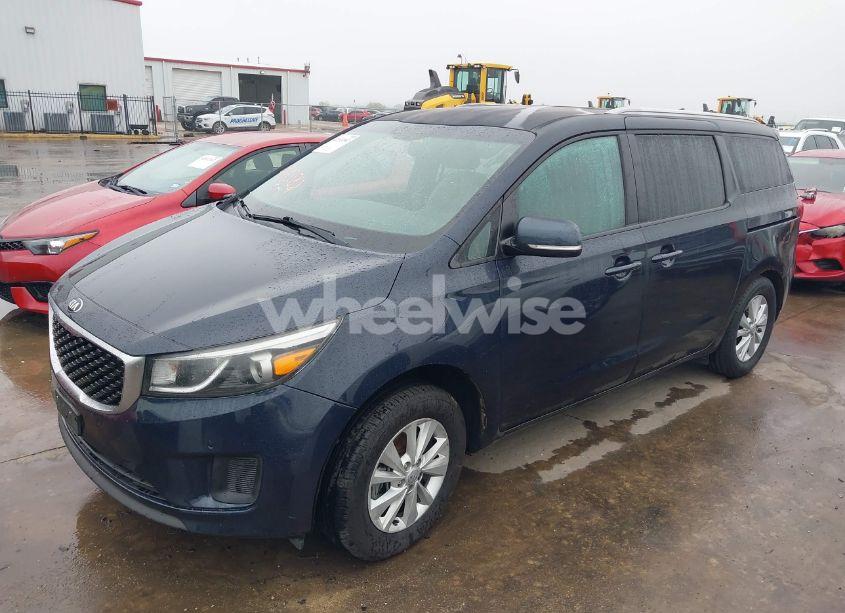 Photo 2 of 2017 Kia Sedona LX (VIN KNDMB5C11H6233620)