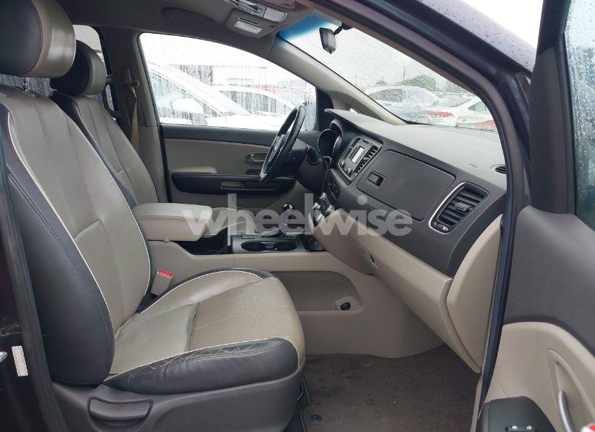 Photo 5 of 2017 Kia Sedona LX (VIN KNDMB5C11H6233620)