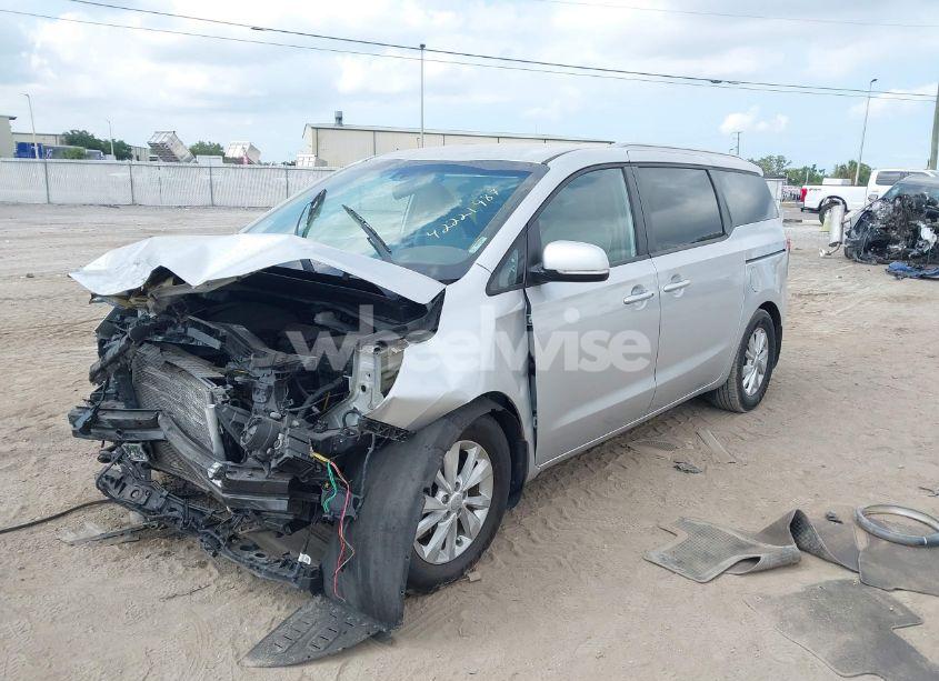 Photo 2 of 2018 Kia Sedona LX (VIN KNDMB5C11J6346098)