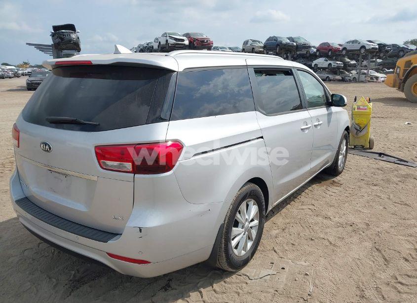 Photo 4 of 2018 Kia Sedona LX (VIN KNDMB5C11J6346098)