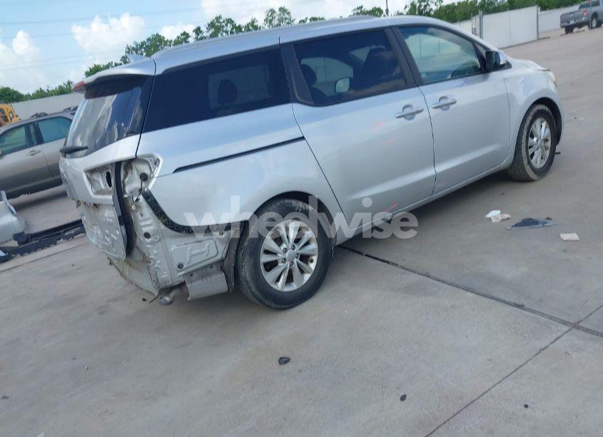 Photo 4 of 2015 Kia Sedona LX (VIN KNDMB5C13F6062611)