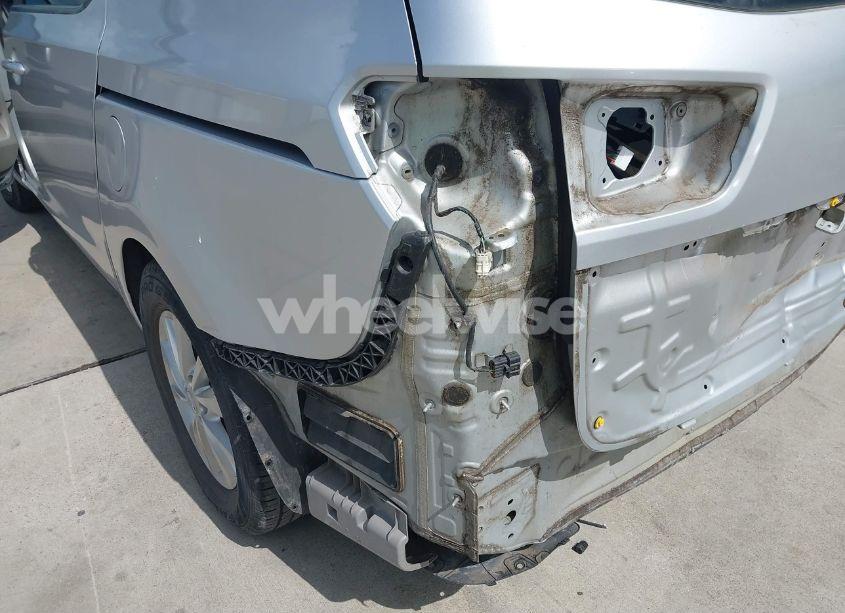 Photo 6 of 2015 Kia Sedona LX (VIN KNDMB5C13F6062611)