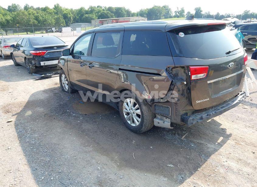 Photo 3 of 2016 Kia Sedona LX (VIN KNDMB5C13G6194625)