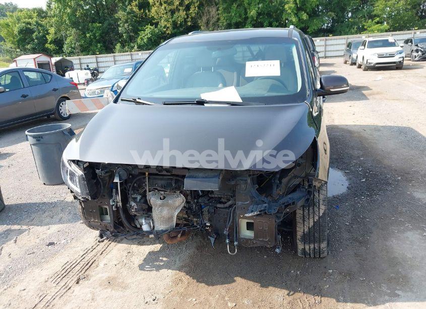 Photo 6 of 2016 Kia Sedona LX (VIN KNDMB5C13G6194625)