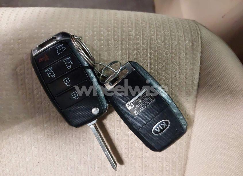 Photo 11 of 2016 Kia Sedona LX (VIN KNDMB5C13G6199954)