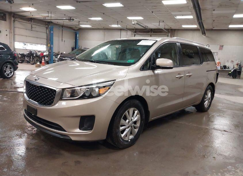 Photo 2 of 2016 Kia Sedona LX (VIN KNDMB5C13G6199954)