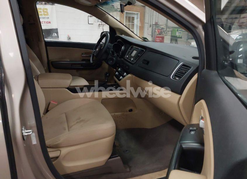 Photo 5 of 2016 Kia Sedona LX (VIN KNDMB5C13G6199954)