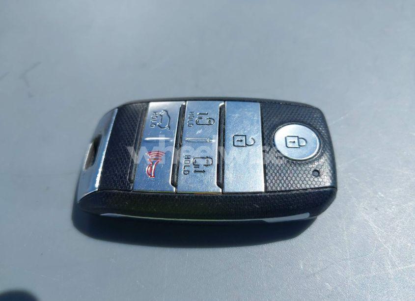 Photo 11 of 2017 Kia Sedona LX (VIN KNDMB5C13H6247373)