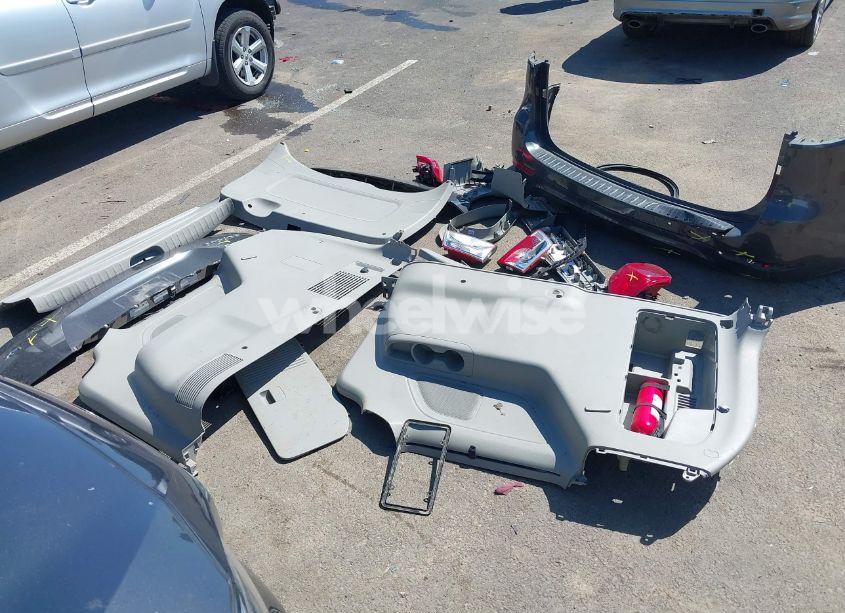 Photo 12 of 2017 Kia Sedona LX (VIN KNDMB5C13H6247373)