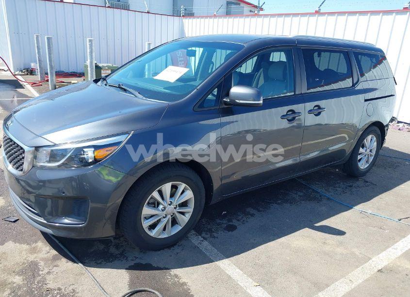Photo 2 of 2017 Kia Sedona LX (VIN KNDMB5C13H6247373)