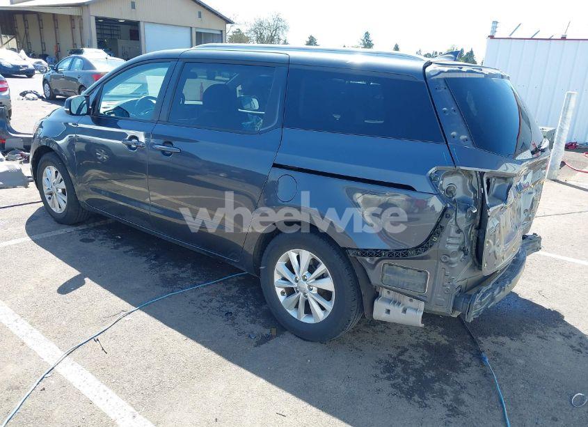 Photo 3 of 2017 Kia Sedona LX (VIN KNDMB5C13H6247373)