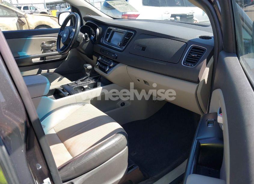 Photo 5 of 2017 Kia Sedona LX (VIN KNDMB5C13H6247373)