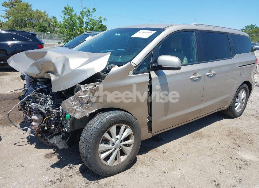 Photo 2 of 2017 Kia Sedona LX (VIN KNDMB5C13H6249379)