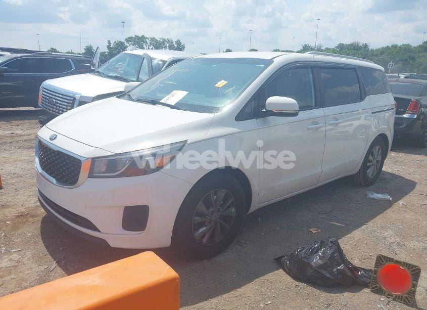 Photo 2 of 2016 Kia Sedona LX (VIN KNDMB5C14G6082917)