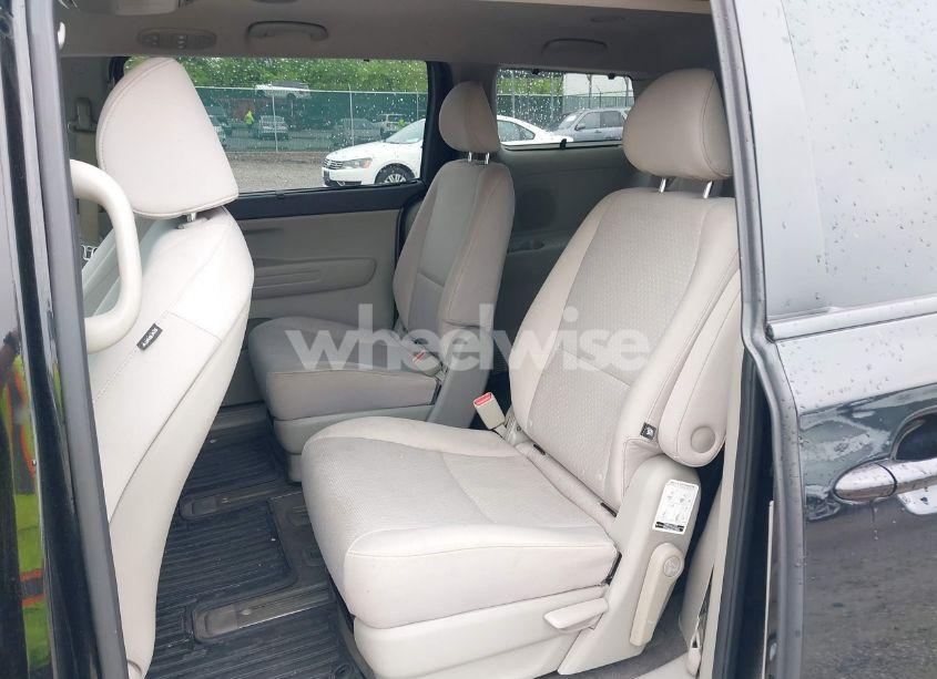 Photo 8 of 2016 Kia Sedona LX (VIN KNDMB5C14G6085932)