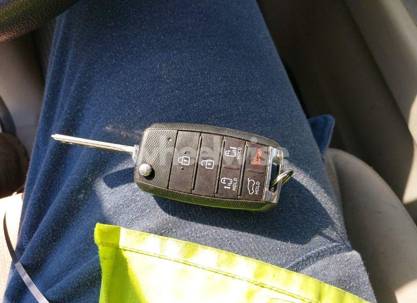 Photo 11 of 2016 Kia Sedona LX (VIN KNDMB5C14G6118122)