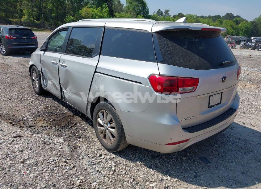Photo 3 of 2016 Kia Sedona LX (VIN KNDMB5C14G6118122)