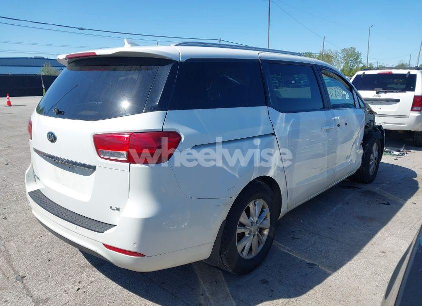 Photo 4 of 2016 Kia Sedona LX (VIN KNDMB5C14G6178935)