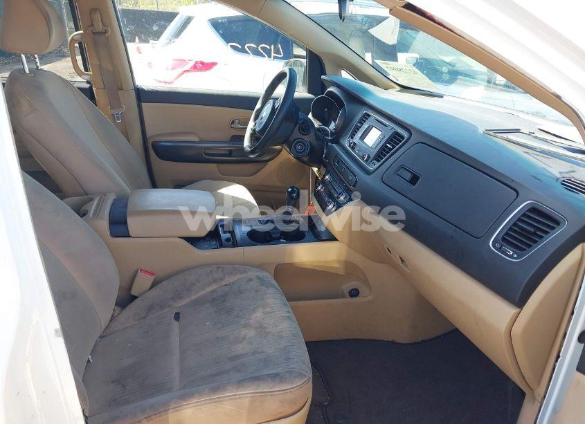 Photo 5 of 2016 Kia Sedona LX (VIN KNDMB5C14G6178935)