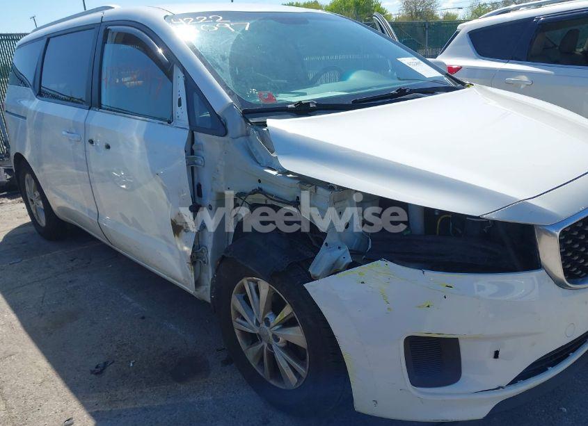 Photo 6 of 2016 Kia Sedona LX (VIN KNDMB5C14G6178935)