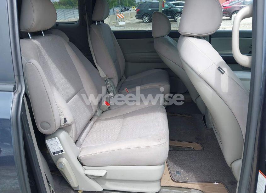 Photo 8 of 2016 Kia Sedona LX (VIN KNDMB5C14G6191247)