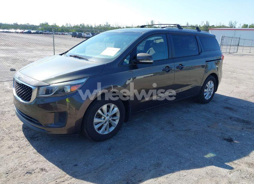 Photo 2 of 2016 Kia Sedona LX (VIN KNDMB5C14G6194620)