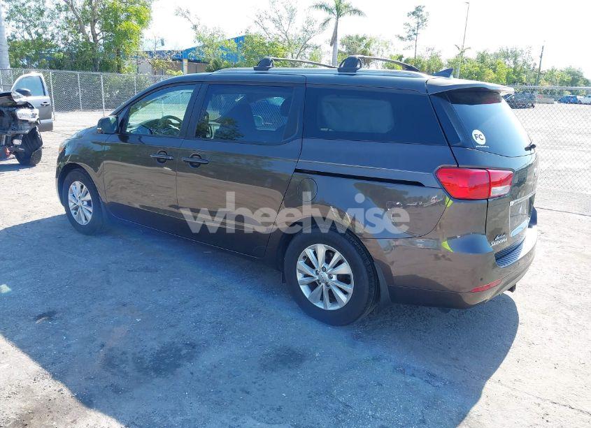 Photo 3 of 2016 Kia Sedona LX (VIN KNDMB5C14G6194620)