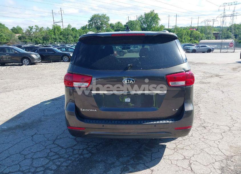 Photo 17 of 2017 Kia Sedona LX (VIN KNDMB5C14H6283833)
