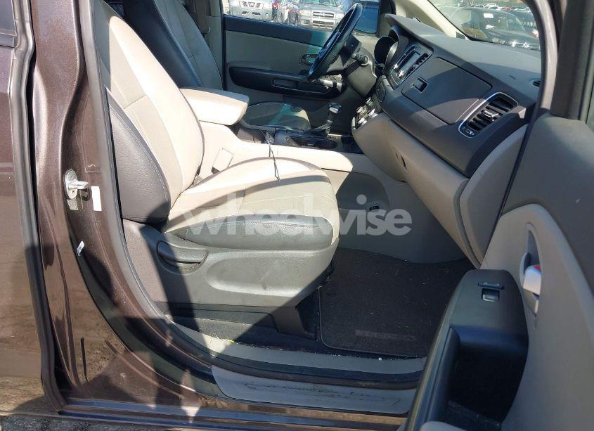 Photo 5 of 2017 Kia Sedona LX (VIN KNDMB5C14H6283833)