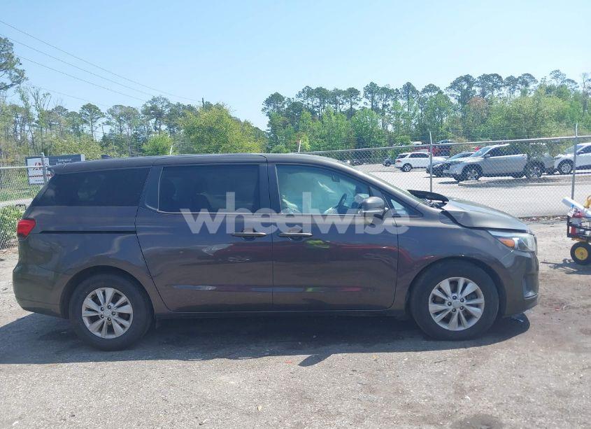 Photo 13 of 2017 Kia Sedona LX (VIN KNDMB5C15H6225200)
