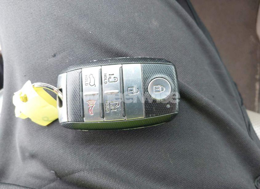 Photo 11 of 2017 Kia Sedona LX (VIN KNDMB5C15H6247892)