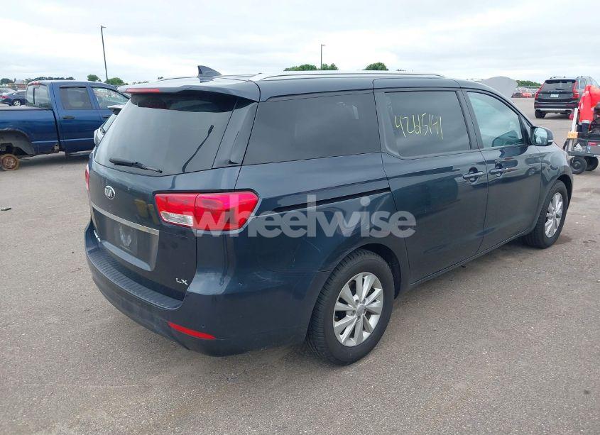 Photo 4 of 2017 Kia Sedona LX (VIN KNDMB5C15H6247892)