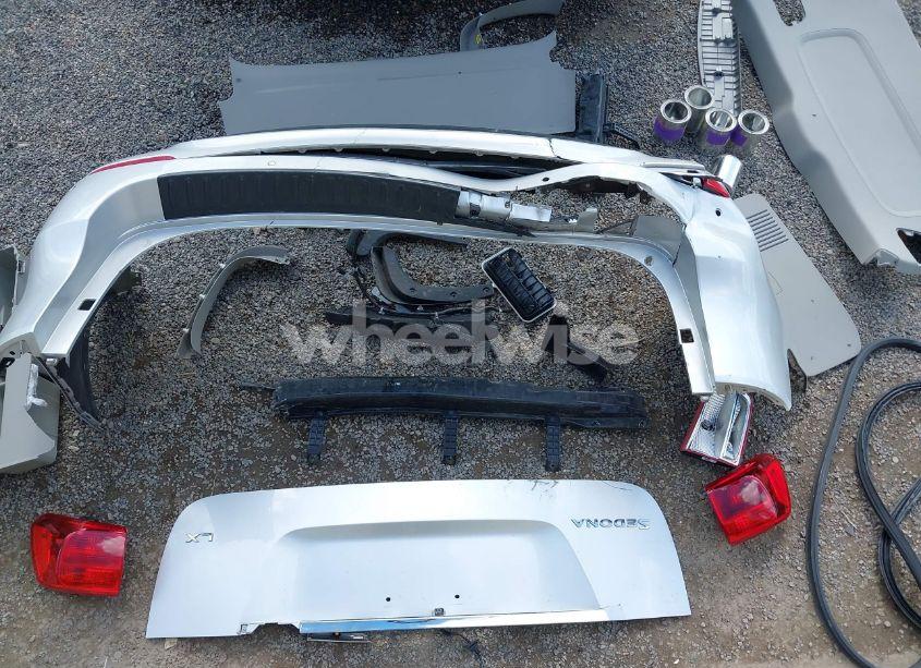 Photo 12 of 2018 Kia Sedona LX (VIN KNDMB5C15J6376317)