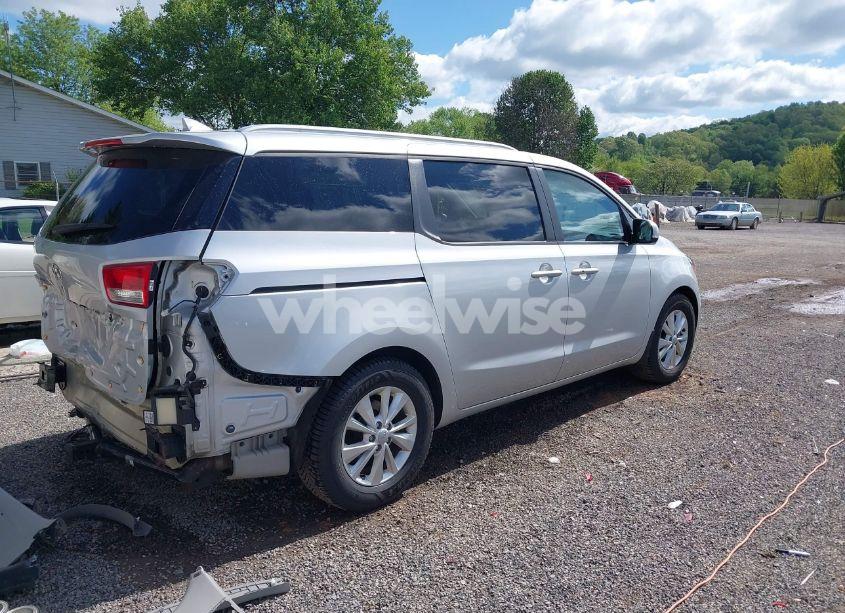 Photo 4 of 2018 Kia Sedona LX (VIN KNDMB5C15J6376317)