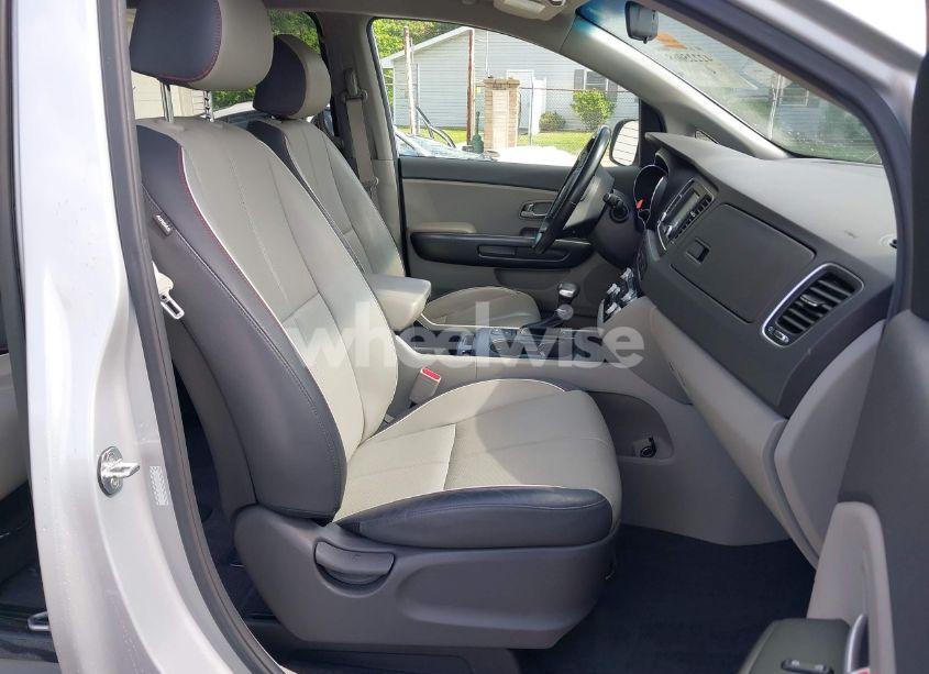 Photo 5 of 2018 Kia Sedona LX (VIN KNDMB5C15J6376317)