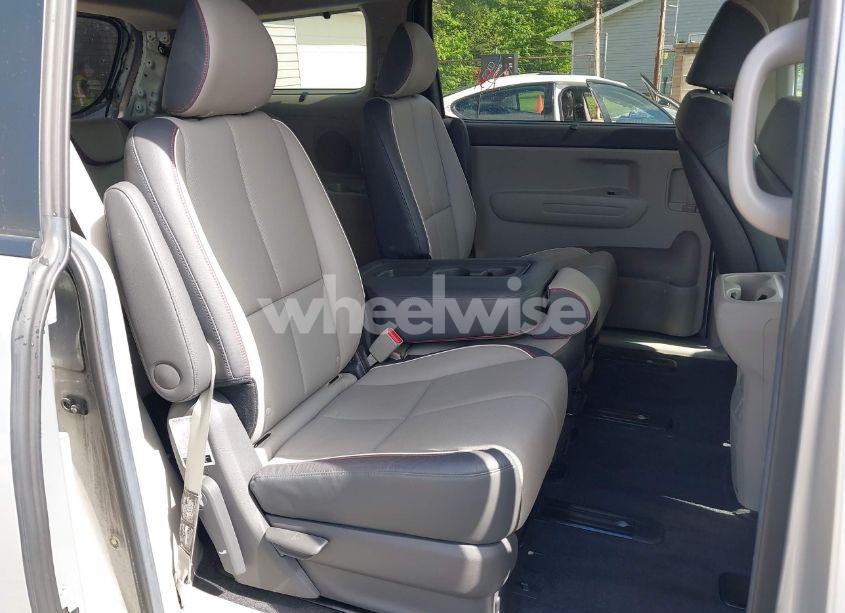 Photo 8 of 2018 Kia Sedona LX (VIN KNDMB5C15J6376317)