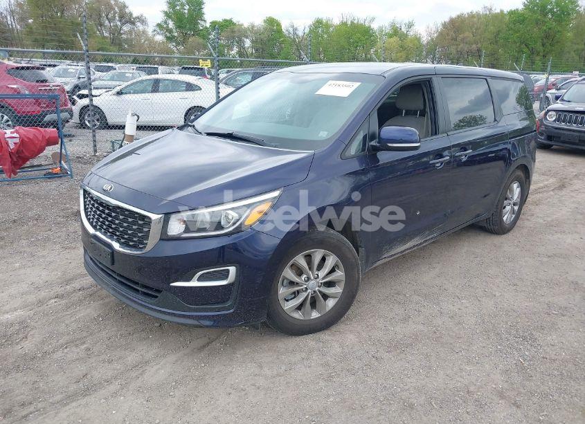 Photo 2 of 2020 Kia Sedona LX (VIN KNDMB5C15L6626061)