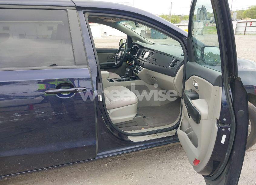 Photo 5 of 2020 Kia Sedona LX (VIN KNDMB5C15L6626061)