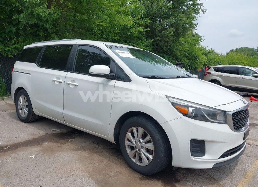 2015 Kia Sedona LX (VIN KNDMB5C16F6059136) main photo