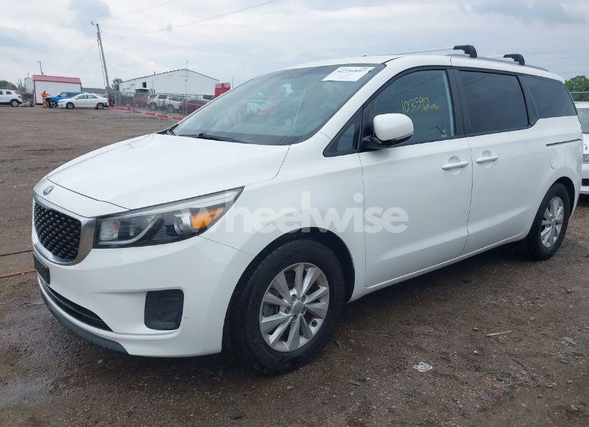 Photo 2 of 2016 Kia Sedona LX (VIN KNDMB5C16G6083471)