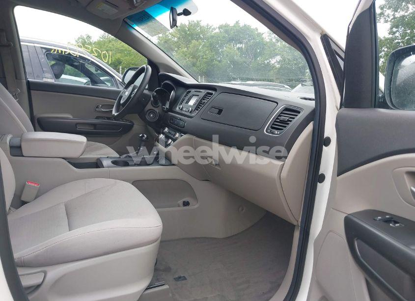 Photo 5 of 2016 Kia Sedona LX (VIN KNDMB5C16G6083471)