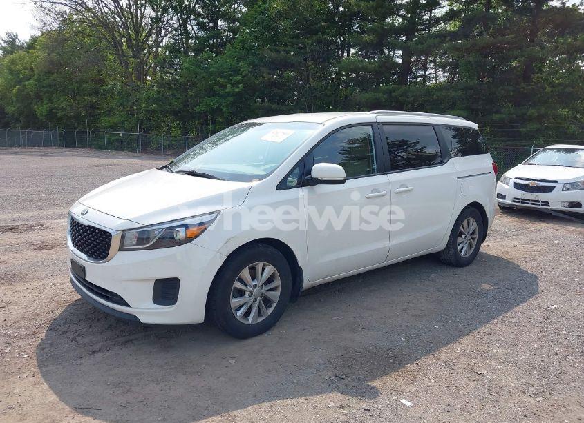 Photo 2 of 2016 Kia Sedona LX (VIN KNDMB5C16G6125279)