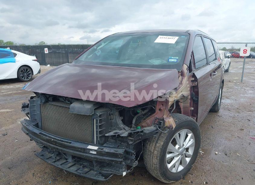 Photo 2 of 2017 Kia Sedona LX (VIN KNDMB5C16H6237873)