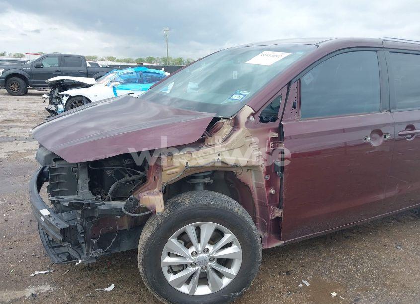Photo 6 of 2017 Kia Sedona LX (VIN KNDMB5C16H6237873)