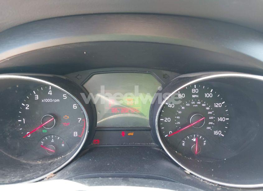 Photo 7 of 2016 Kia Sedona LX (VIN KNDMB5C17G6114310)